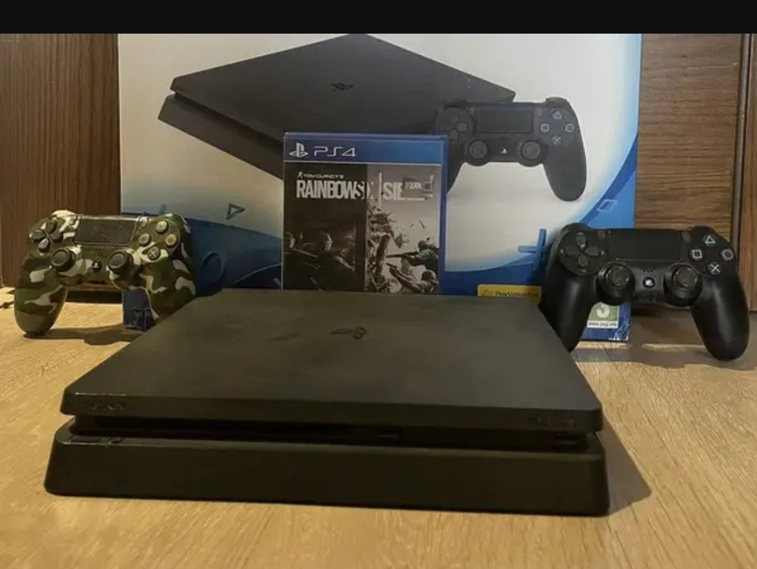 PlayStation 4 slim